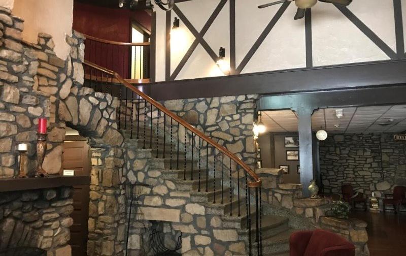 Ye Olde English Inn Hollister Ngoại thất bức ảnh